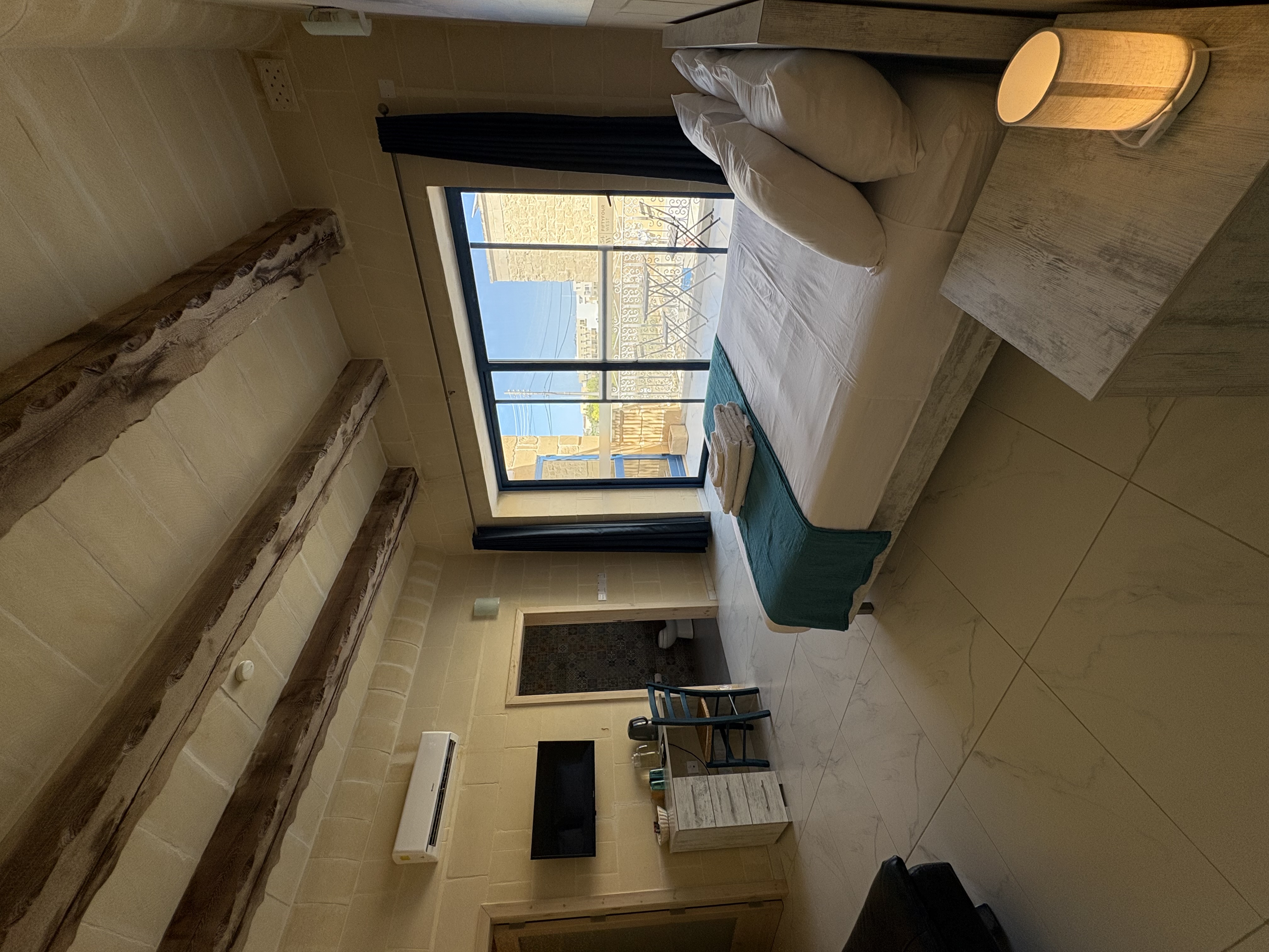 Hs1 Rm1 - Large Double Room