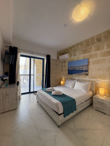 vik_7_-_room_from_door