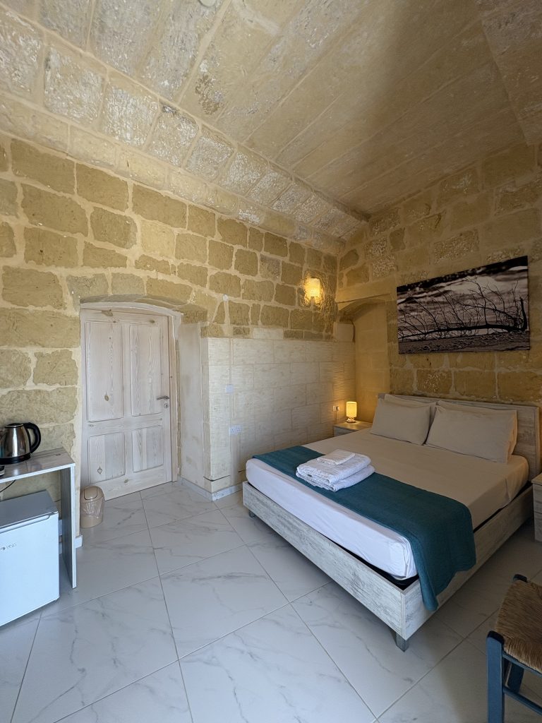 6 - bedroom