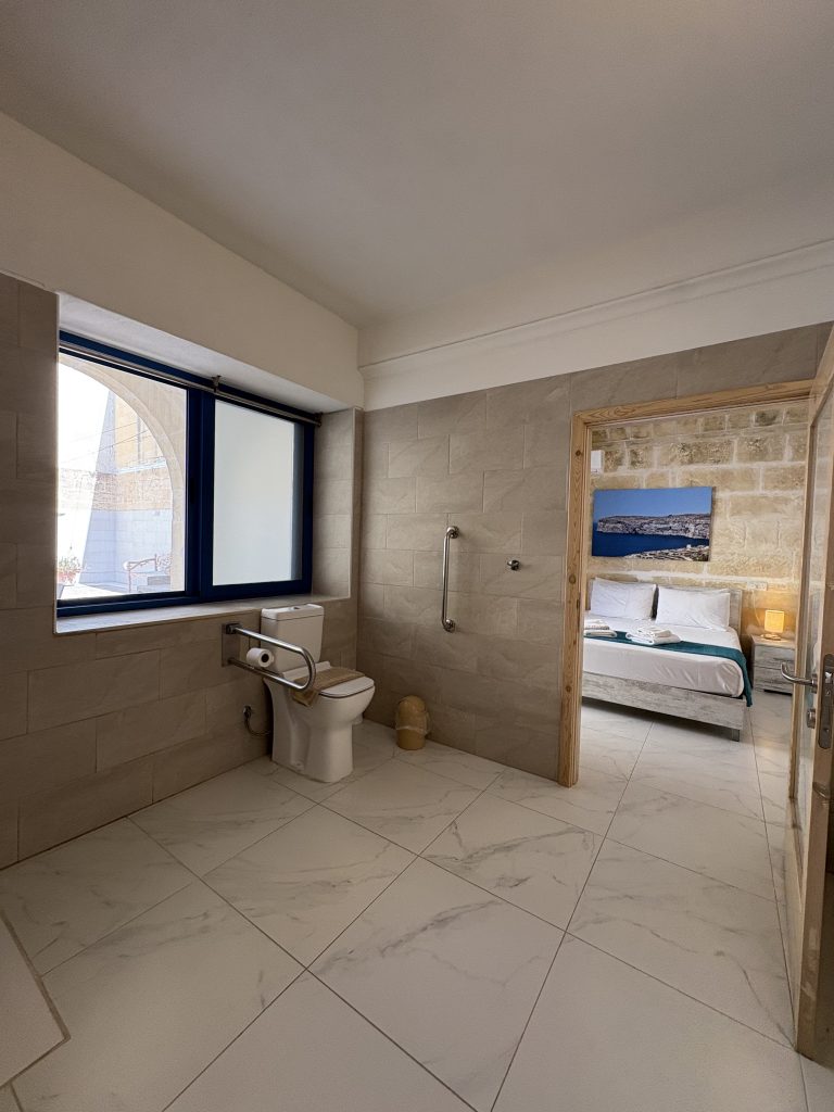 7 - bathroom