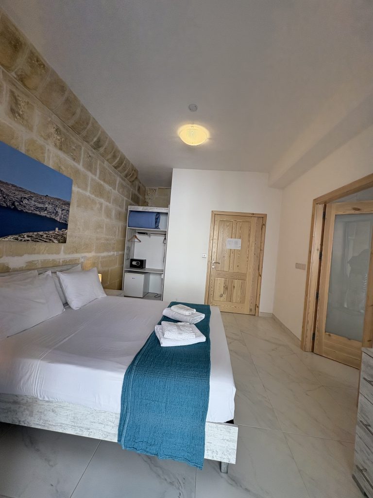 7 - bedroom