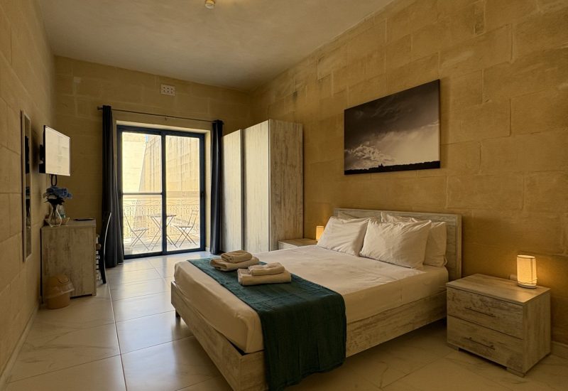 11 - room from door