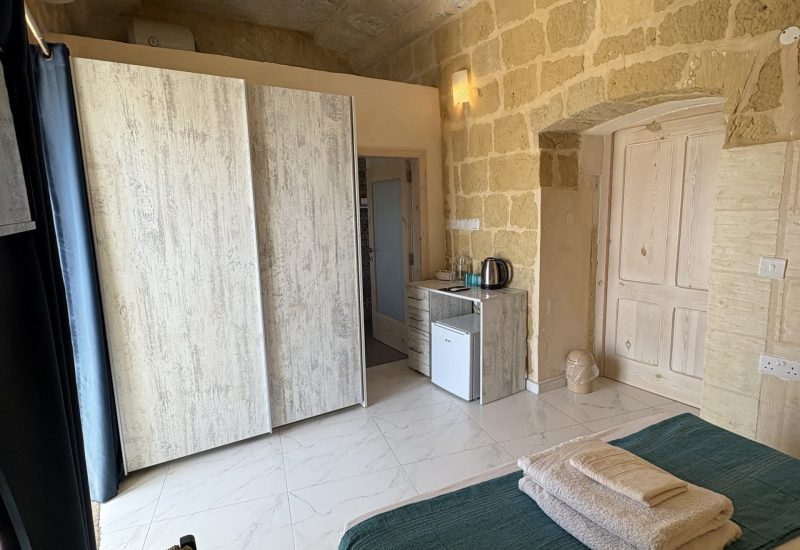 6 - bed