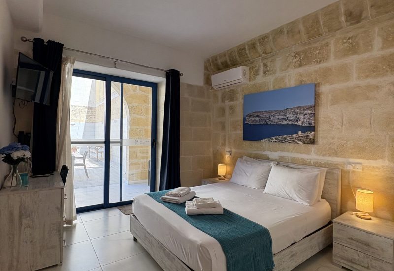 7 - room from door