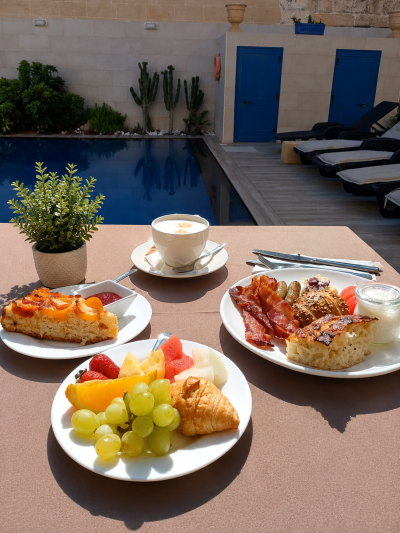 Breakfast outside 2