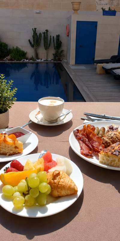 Breakfast outside 2